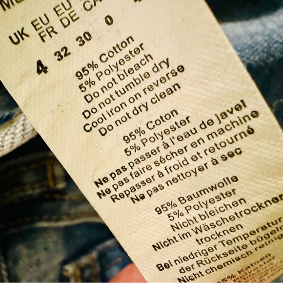 PrettyLittleThing Jeans Relaxed Fit High Rise Straight Leg Denim Light Wash SZ 4 - Picture 13 of 15